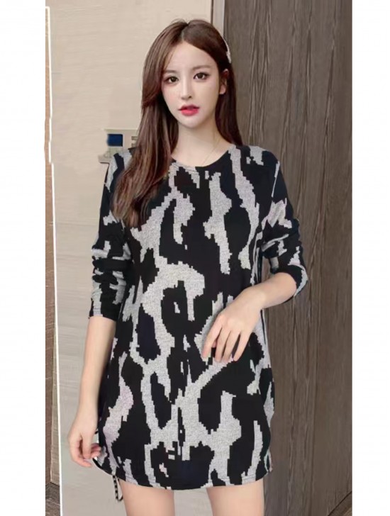Abstract Printed Jersey Knit Fashion Top 